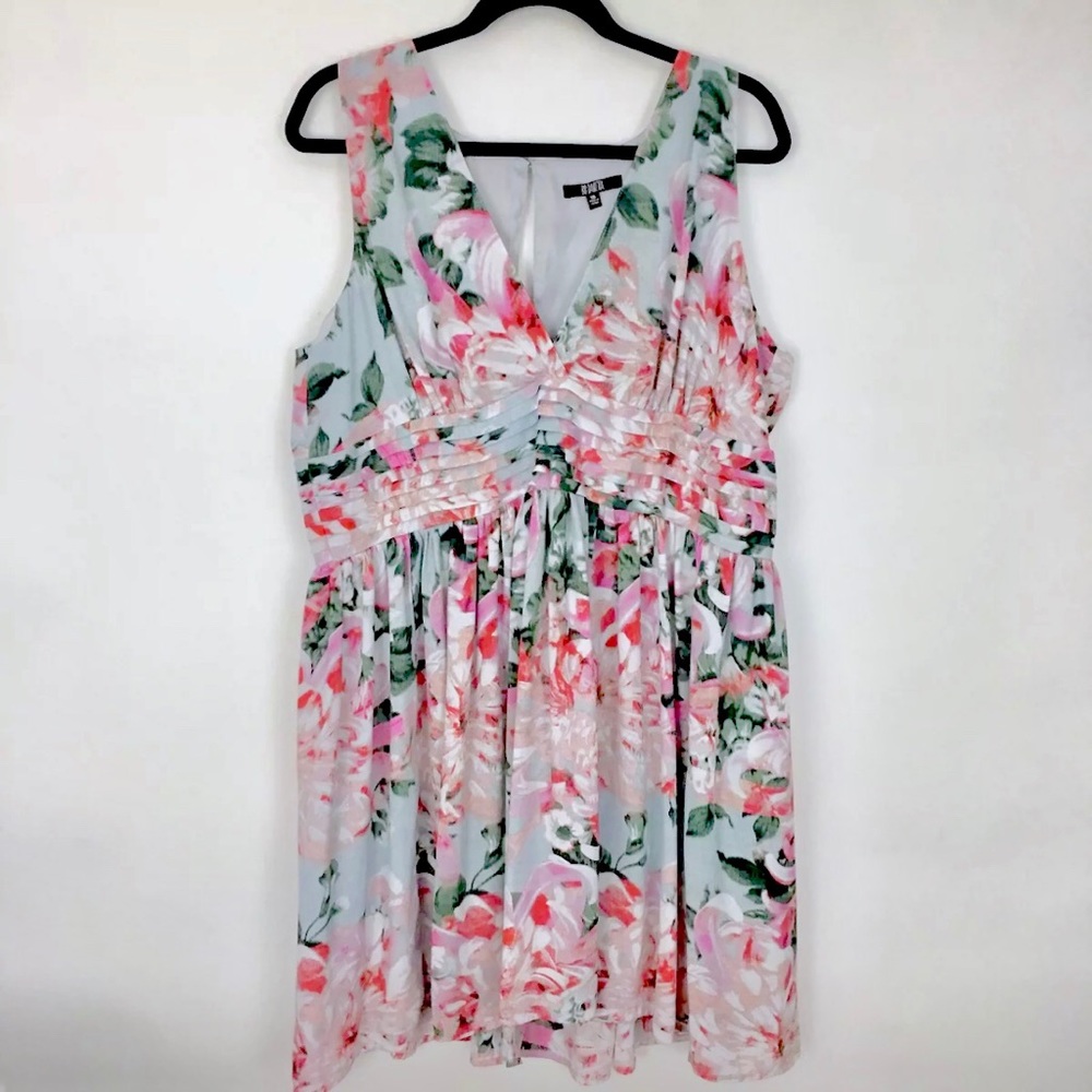 BB Dakota Floral V Neck Sleeveless Dress Gray Pink